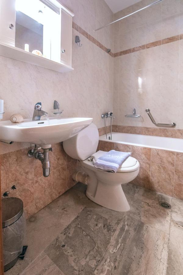 Avra Hotel Метана Екстер'єр фото