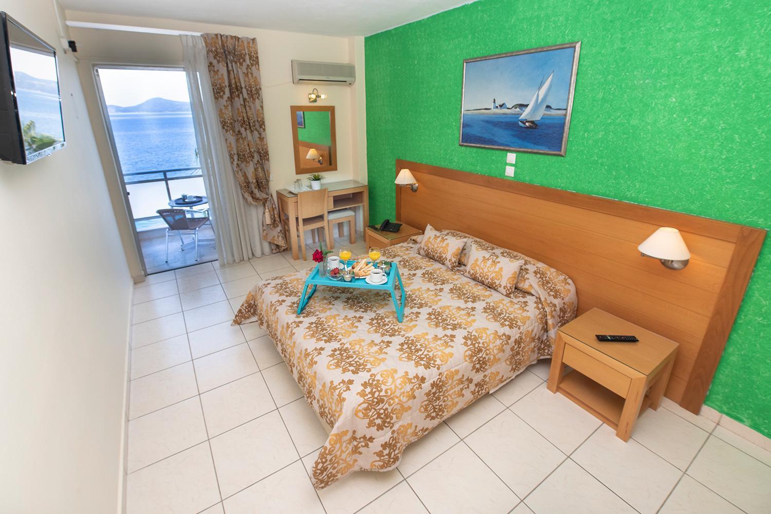 Avra Hotel Метана Номер фото